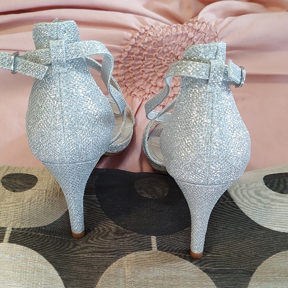 Glittery Silver Strappy Heels Size 7 - Picture 4 of 7